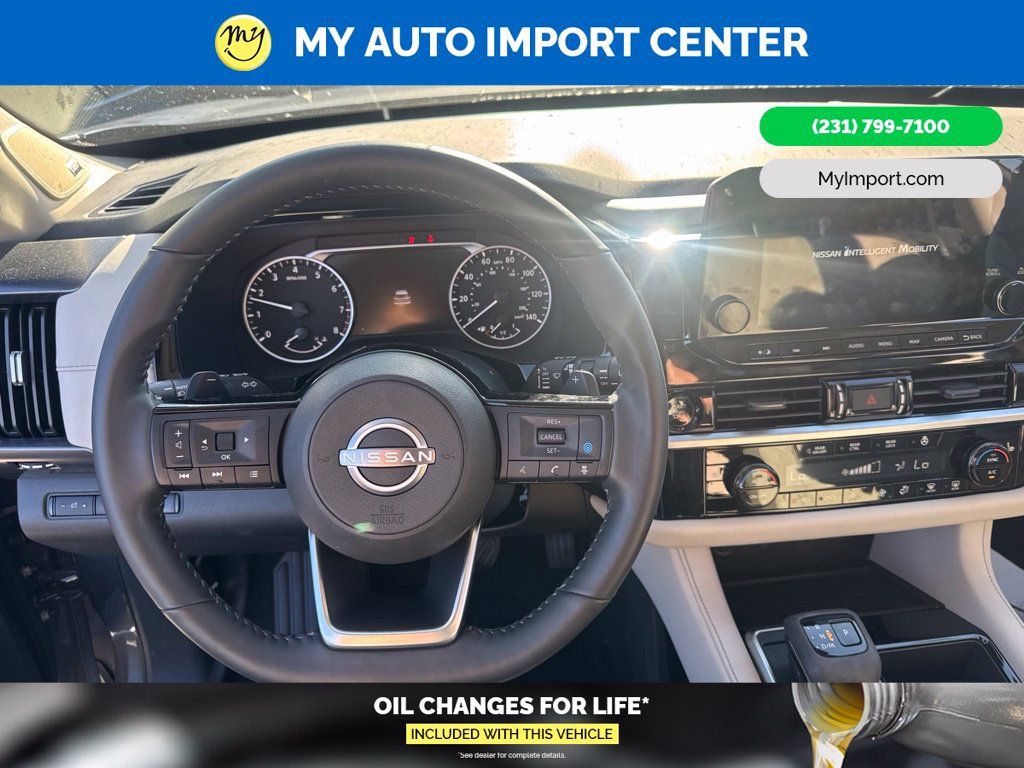 Used 2025 Nissan Pathfinder SL w/ SL Premium Package AWD/4WD image 14