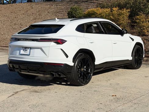 Used 2022 Lamborghini Urus image 3