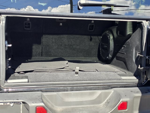 Used 2021 Jeep Wrangler Unlimited Sahara AWD/4WD image 6