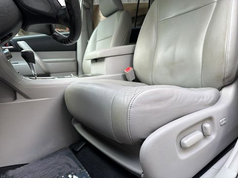Used 2013 Toyota Highlander SE AWD/4WD image 12