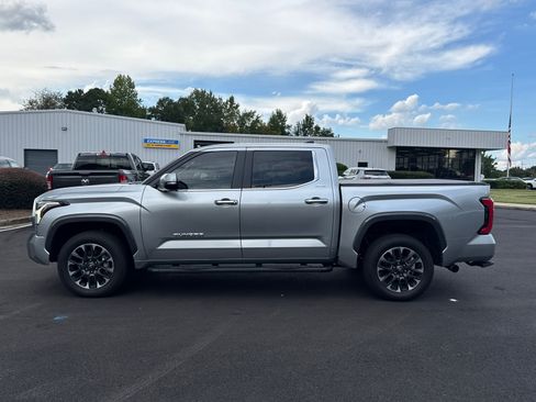Used 2026 Toyota Tundra Limited AWD/4WD image 8