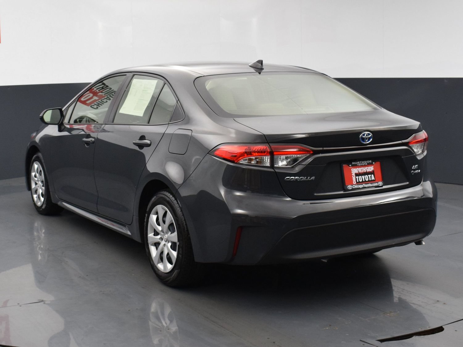 Used 2025 Toyota Corolla LE FWD image 3