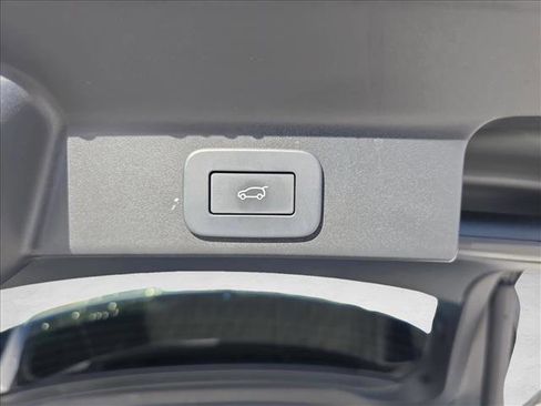 Certified 2025 Jaguar F-PACE R-Dynamic S image 13