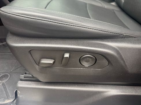 Used 2025 Chevrolet Silverado 2500 LTZ w/ LTZ Premium Package image 19