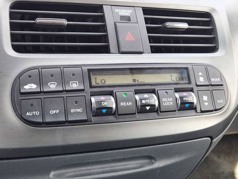 Used 2005 Honda Odyssey EX image 27