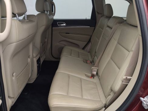 Used 2018 Jeep Grand Cherokee Limited AWD/4WD image 18