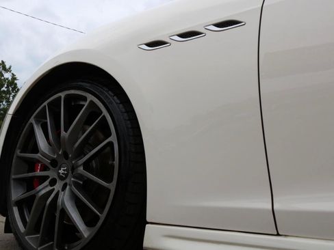 Used 2015 Maserati Ghibli S Q4 AWD/4WD image 18