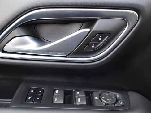 Used 2023 GMC Yukon XL SLT image 14