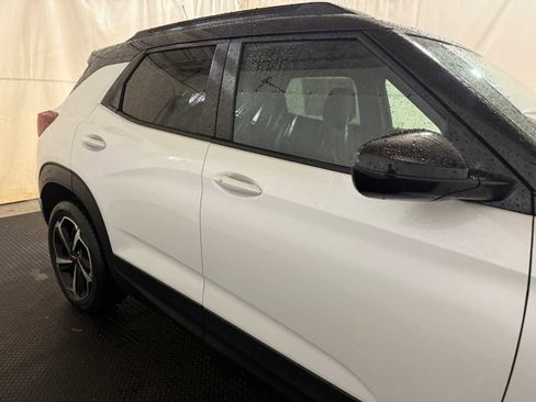 Used 2023 Chevrolet TrailBlazer RS w/ Sun and Liftgate Package image 11