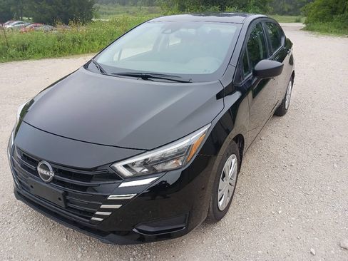Used 2025 Nissan Versa S w/ Trunk Package FWD image 3