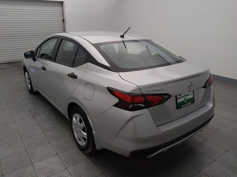 Used 2022 Nissan Versa S FWD image 5