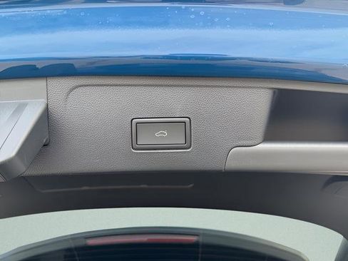 New 2025 Volkswagen Atlas Cross Sport SEL Premium R-Line image 21