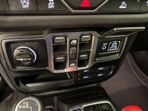 Used 2025 Jeep Gladiator Sport AWD/4WD image 27