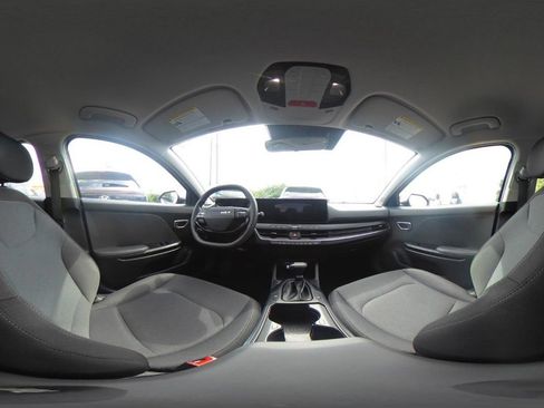 Used 2025 Kia K4 FWD image 40
