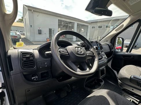 Used 2025 RAM ProMaster 2500 w/ U-Haul Equipment Group FWD image 29