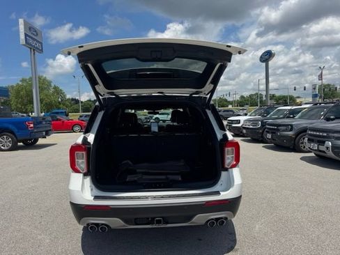 Used 2020 Ford Explorer Platinum w/ Premium Technology Package AWD/4WD image 28