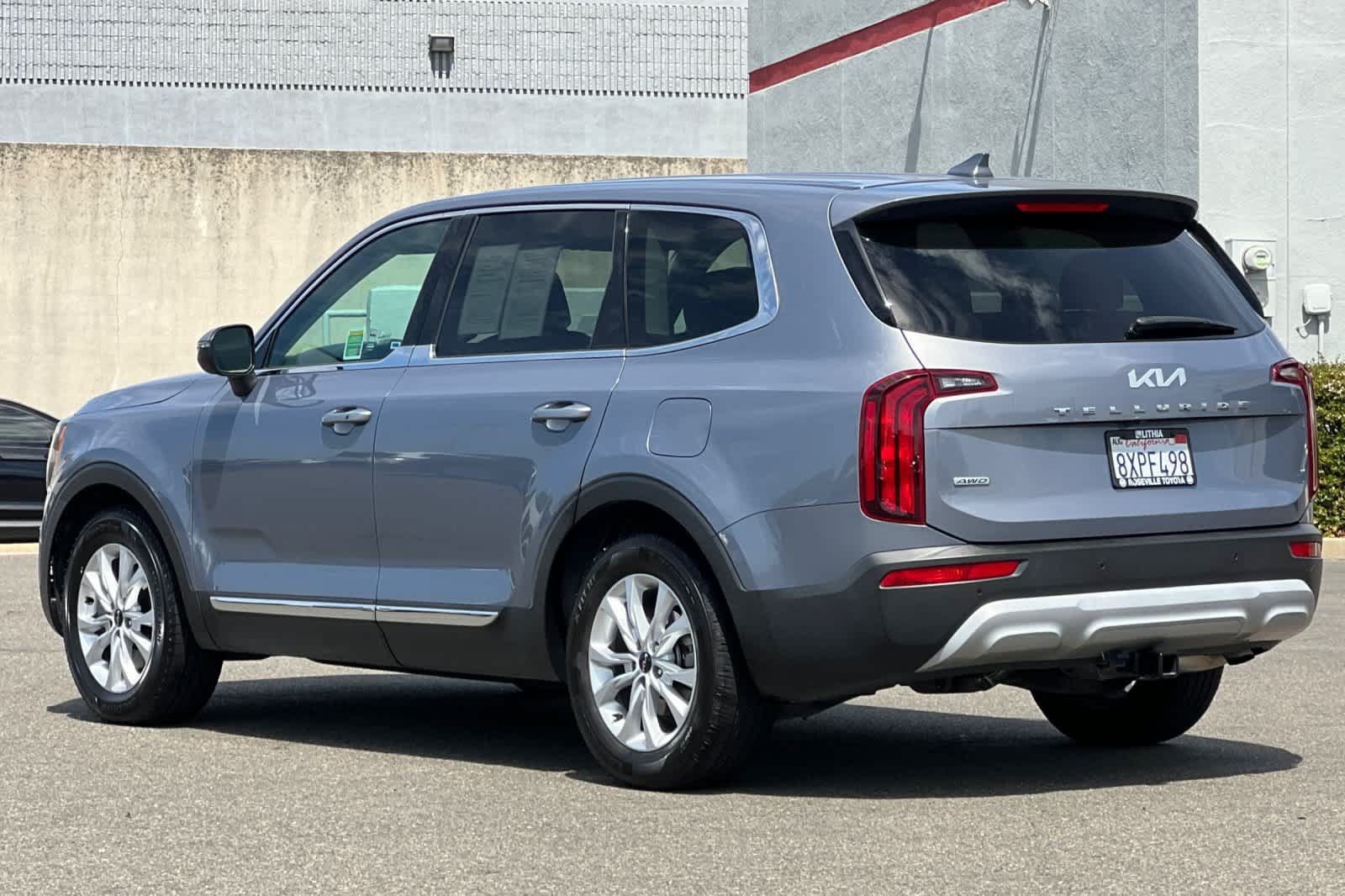Used 2022 Kia Telluride LX AWD/4WD image 7