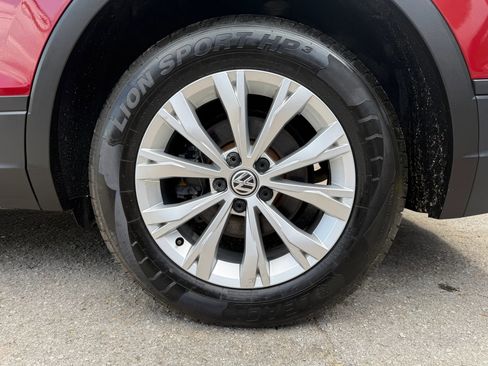 Used 2019 Volkswagen Tiguan S image 7