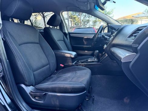 Used 2019 Subaru Outback 2.5i Premium AWD/4WD image 19
