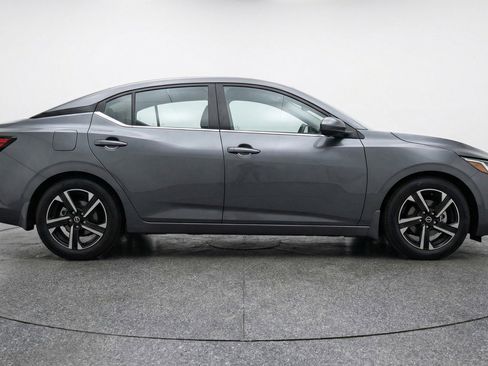 Used 2025 Nissan Sentra SV FWD image 11