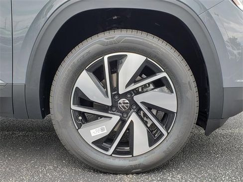New 2026 Volkswagen Atlas SE image 12
