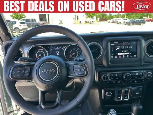Used 2023 Jeep Wrangler Sport AWD/4WD image 25