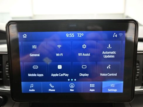 Used 2022 Ford Explorer XLT w/ Equipment Group 202A AWD/4WD image 14