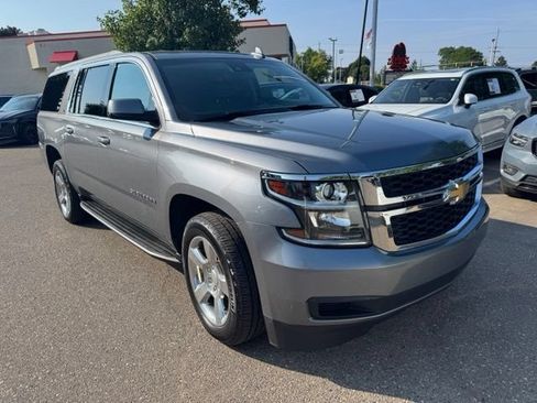 Used 2018 Chevrolet Suburban LT AWD/4WD image 2