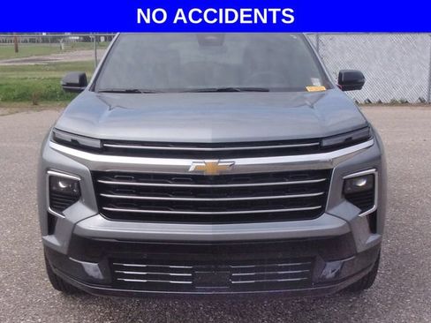 Used 2026 Chevrolet Traverse High Country AWD/4WD image 2
