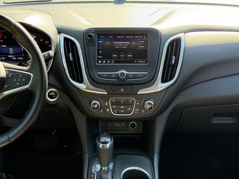 Used 2020 Chevrolet Equinox LT FWD image 13