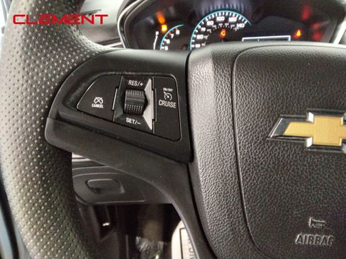 Used 2022 Chevrolet Trax LS w/ Tint and Cruise Package FWD image 12
