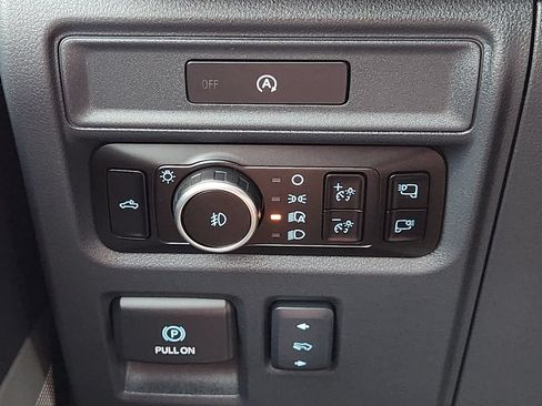 Used 2025 Ford F150 Lariat AWD/4WD image 23