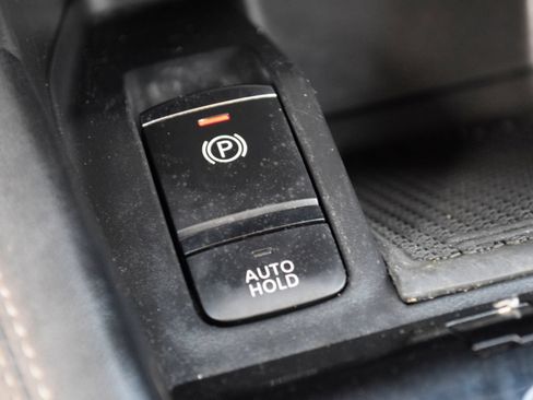Used 2021 Nissan Kicks SV FWD image 12