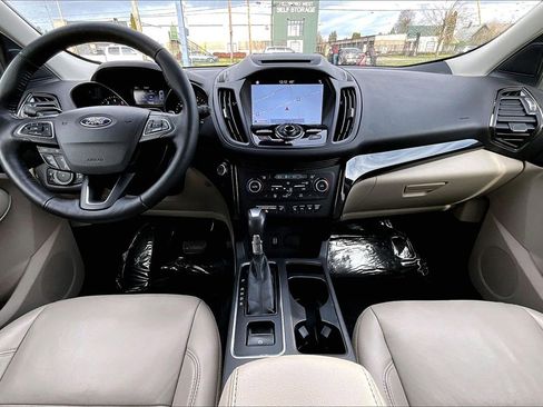 Used 2018 Ford Escape Titanium w/ Ford Safe & Smart Package image 17