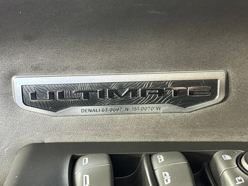 Certified 2024 GMC Sierra 1500 Denali Ultimate AWD/4WD image 39
