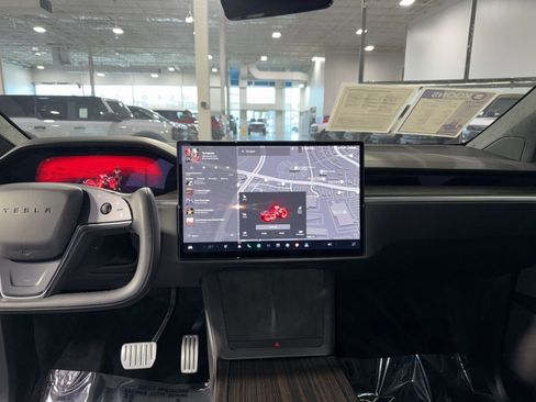 Used 2023 Tesla Model X image 23