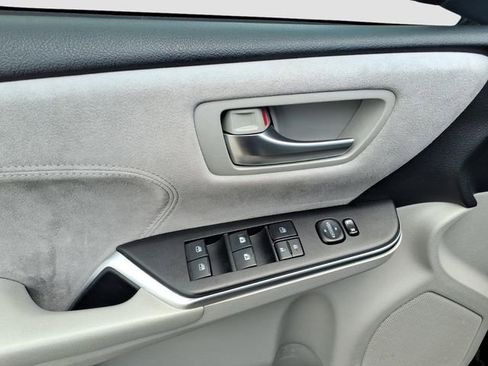 Used 2016 Toyota Camry XSE w/ Moonroof Package FWD image 15