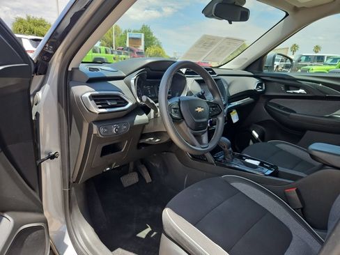 Used 2023 Chevrolet TrailBlazer LT FWD image 16