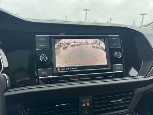 Used 2022 Volkswagen Jetta SE FWD image 18