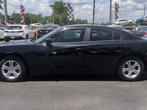 Used 2021 Dodge Charger SXT RWD image 5