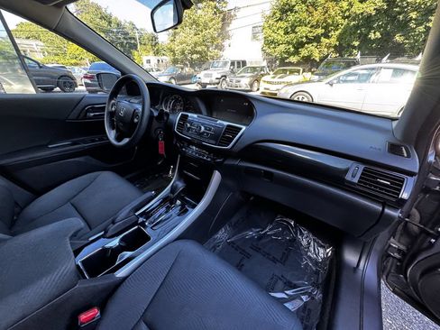 Used 2016 Honda Accord LX image 18