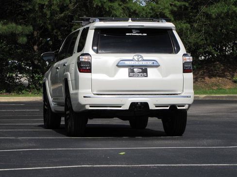 Used 2015 Toyota 4Runner Limited AWD/4WD image 11