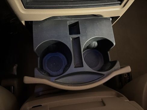 Used 2013 Chrysler Town & Country Touring image 32