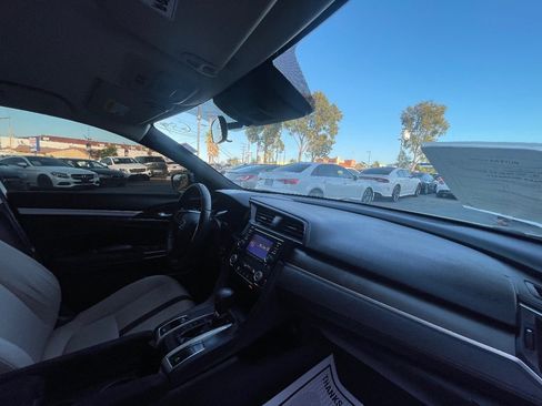 Used 2020 Honda Civic LX image 9