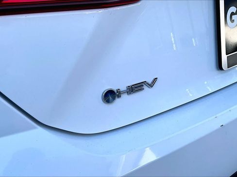 Used 2025 Toyota Camry LE FWD image 30