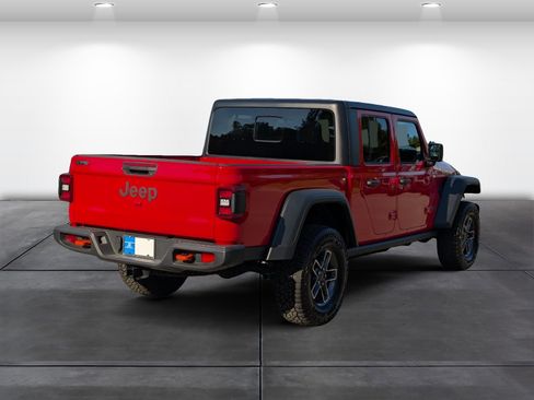 Used 2026 Jeep Gladiator Mojave AWD/4WD image 5