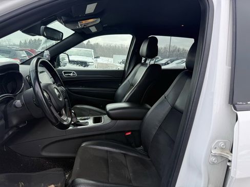 Used 2021 Jeep Grand Cherokee Laredo X image 10