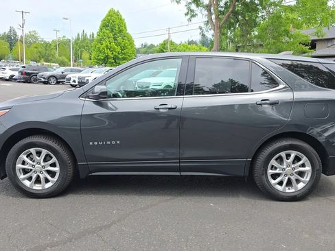 Used 2020 Chevrolet Equinox LT w/ Driver Convenience Package AWD/4WD image 6