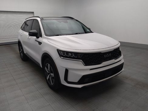 Used 2023 Kia Sorento EX w/ Panoramic Sunroof Package FWD image 13