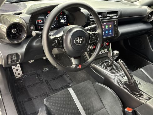 Used 2025 Toyota GR86 Premium w/ Performance Package RWD image 13